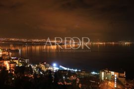 Opatija, dvoetažni stan sa panoramskim pogledom, Opatija, Appartment