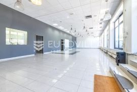 Zagreb, Borongaj, poslovna zgrada površine 2100 m2 na parceli od 3300 m2, Zagreb, Propriété commerciale