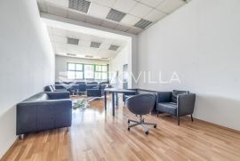 Zagreb, Borongaj, poslovna zgrada površine 2100 m2 na parceli od 3300 m2, Zagreb, Propiedad comercial