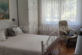 Renoviran stan u Zemunu, 70m2, 3.5, Zemun, Appartement