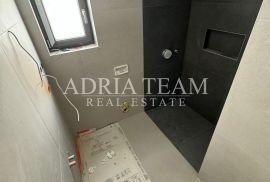 APARTMANI U KOMPLEKSU STAMBENIH ZGRADA U NOVOGRADNJI, 200 m OD MORA - VIR, Vir, Appartamento