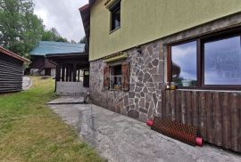 GORSKI KOTAR, BEGOVO RAZDOLJE - kuća s apartmanima i ugostiteljskim objektom, Mrkopalj, House