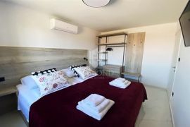 Punat, otok Krk, predivan apartman s bazenom, Punat, Appartamento