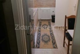 Batajnica, 4.0 dupleks, 85m2, terasa 25m2, bašta 2.5ara, Zemun, Appartamento