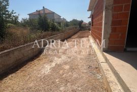 KUĆA PRIZEMNICA S DVA APARTMANA, ROHBAU, SUKOŠAN - ZADAR, Sukošan, Σπίτι