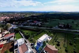 Kuća Prodajemo prekrasnu  duplex kuću sa bazenom i sa pogledom na more i Brijune, u Galižani, Vodnjan, Casa