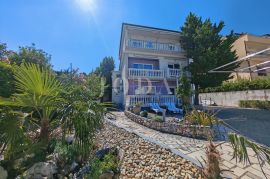 Apartmanska kuća 60m od mora, Crikvenica, House