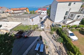 Apartmanska kuća 60m od mora, Crikvenica, Дом