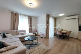 Istra, Pula, kompletno renoviran stan, NKP 72,87 m2, Pula, Stan