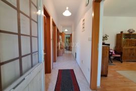 OPATIJA, VEPRINAC, PRILIKA - obiteljska kuća 240 m2 okružena zelenilom, Opatija - Okolica, Casa