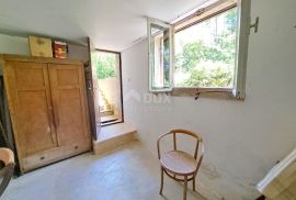 OPATIJA, VEPRINAC, PRILIKA - obiteljska kuća 240 m2 okružena zelenilom, Opatija - Okolica, Casa