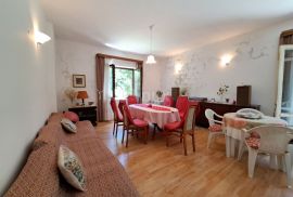 OPATIJA, VEPRINAC, PRILIKA - obiteljska kuća 240 m2 okružena zelenilom, Opatija - Okolica, Casa