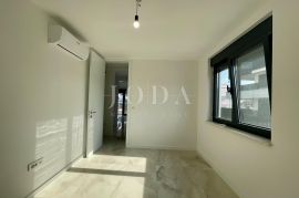 Moderan apartman s okućnicom, novogradnja, Krk, Appartamento