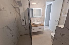 Moderan apartman s okućnicom, novogradnja, Krk, Appartamento