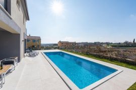 Duplex villa sa bazenom, Novigrad,okolica, Istra, Novigrad, Σπίτι