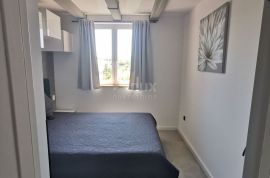 OTOK KRK, Malinska (okolica) - Novoadaptirani trosoban stan, Malinska-Dubašnica, Apartamento