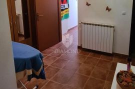 Rovinj, etaža kuće sa dva stana na traženoj lokaciji, Rovinj, Appartment