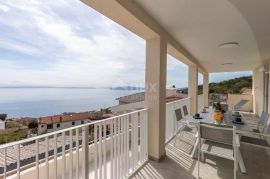 OPATIJA, BREGI - stan u prizemlju 153m2, DB+3S s panoramskim pogledom na more i bazenom, Matulji, Kвартира