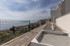 OPATIJA, BREGI - stan u prizemlju 153m2, DB+3S s panoramskim pogledom na more i bazenom, Matulji, Kвартира