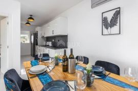 OPATIJA, BREGI - stan 85m2, DB+3S, 2.KAT s panoramskim pogledom na more i bazenom, Matulji, Διαμέρισμα