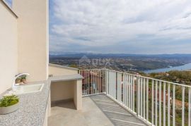 OPATIJA, BREGI - stan 85m2, DB+3S, 2.KAT s panoramskim pogledom na more i bazenom, Matulji, Διαμέρισμα