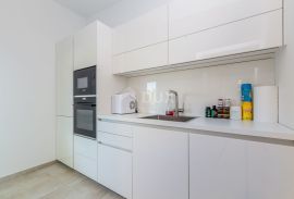 OTOK KRK, MALINSKA - Luksuzni penthouse s bazenom i panoramskim pogledom na more, Malinska-Dubašnica, Daire