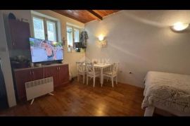 ISTRA, ROVINJ - Poslovni prostor i apartmn u Careri, Rovinj, Propiedad comercial