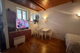 ISTRA, ROVINJ - Poslovni prostor i apartmn u Careri, Rovinj, Propriété commerciale