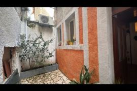 ISTRA, ROVINJ - Poslovni prostor i apartmn u Careri, Rovinj, Propiedad comercial