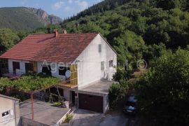 Imotski Donji Proložac kuća 187 m2 - povoljno, Imotski, Casa