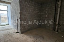 Zadar Borik poslovni prostor 81 m2 novo u ponudi, Zadar, العقارات التجارية