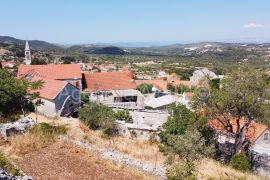 Nerežišća otok Brač građevinsko zemljište 901 m2 + 2 dozvole - novo, Nerežišća, Γη