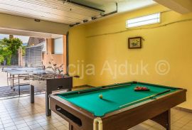 Imotski Proložac Donji vila s bazenom 286 m2 - novo u ponudi, Imotski, Casa