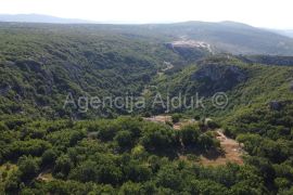 Imotski 1325 m2 građevinsko zemljište - novo u ponudi, Imotski, Земля