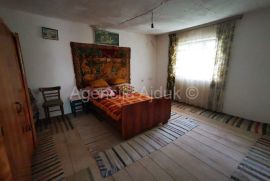 Imotski kuća 115 m2 sa okućnicom - top lokacija, Imotski, Casa