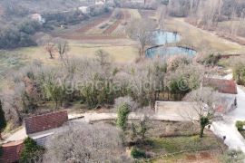 Imotski kuća 115 m2 sa okućnicom - top lokacija, Imotski, Casa