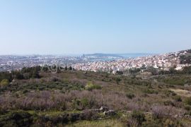 Klis građevinsko zemljište 1568 m2 - novo u ponudi, Klis, Terra