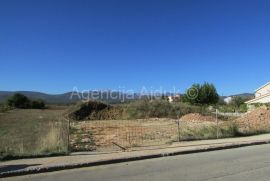 Imotski 3238 m2 građevinsko zemljište Glavina Donja, Imotski, Terreno