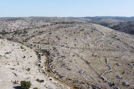 Brač Nerežišća 88252 m2 južna strana prilika - moguća izgradnja, Nerežišća, Terrain