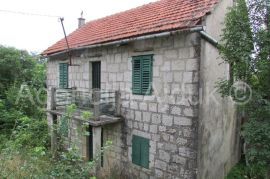 Imotski - kamena kuća 150m2 sa velikim zemljištem 2149 m2, Imotski, Maison