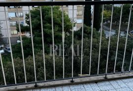 Prilika, dvosobni stan u Splitu, predio Plokite!!!, Split, Appartment