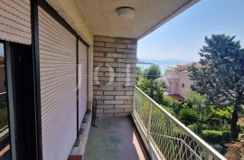 Crikvenica, kuća uz more, idealna prilika za renovaciju u drugom redu, Crikvenica, House