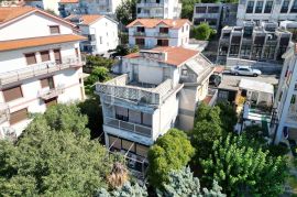 Crikvenica, kuća uz more, idealna prilika za renovaciju u drugom redu, Crikvenica, House