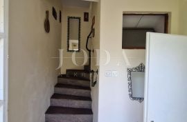 Crikvenica, kuća uz more, idealna prilika za renovaciju u drugom redu, Crikvenica, House