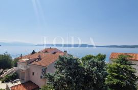 Crikvenica, kuća uz more, idealna prilika za renovaciju u drugom redu, Crikvenica, House