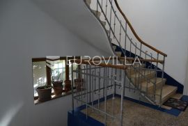 Opatija, centar, dvosobni stan s boravkom, terasom i garažom, 70m2, Opatija, شقة