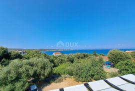 OTOK RAB - Prilika! Apartmanska kuća 150 m od mora!, Rab, بيت