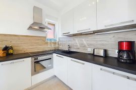 Crikvenica - Dvoetažni stan s pogledom, Crikvenica, Apartamento