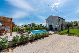 Istra, Poreč prekrasna kamena vila s bazenom 133 m2, Poreč, Kuća