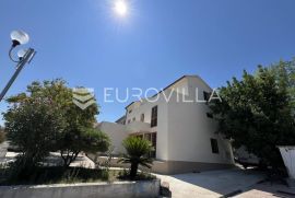 Zadar, otok Ugljan novogradnja 90m2 prvi red do mora, Preko, Appartment